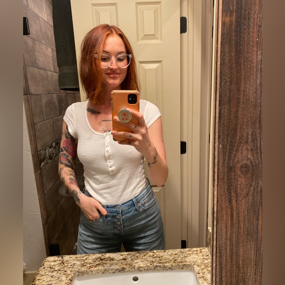 Meet your Posher, Aly! - Picture 4 of 10